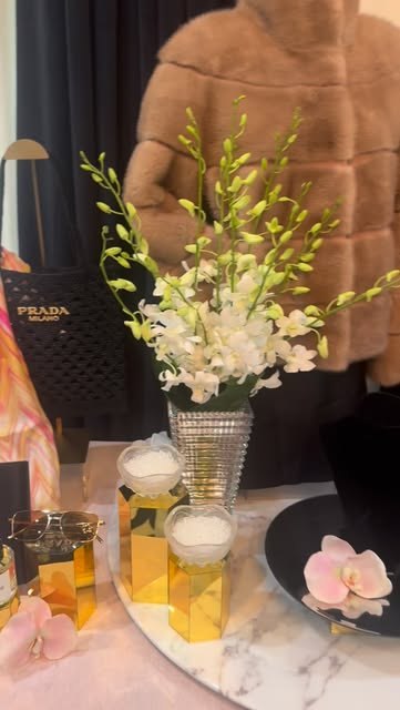 Floral details from Tzippi C’s Instagram